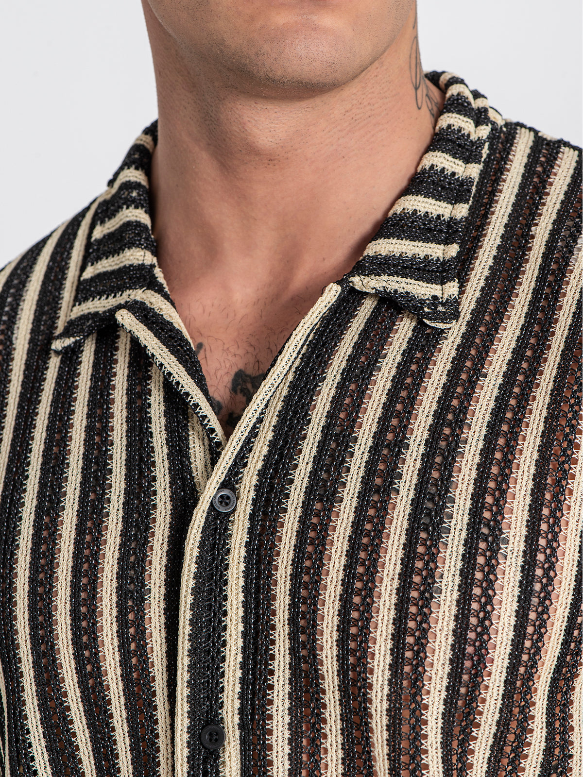 shirts / Black Breeze Shirt